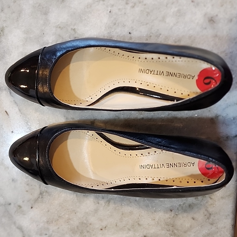 NWOT Adrienne Vittadini size 6 black wedge